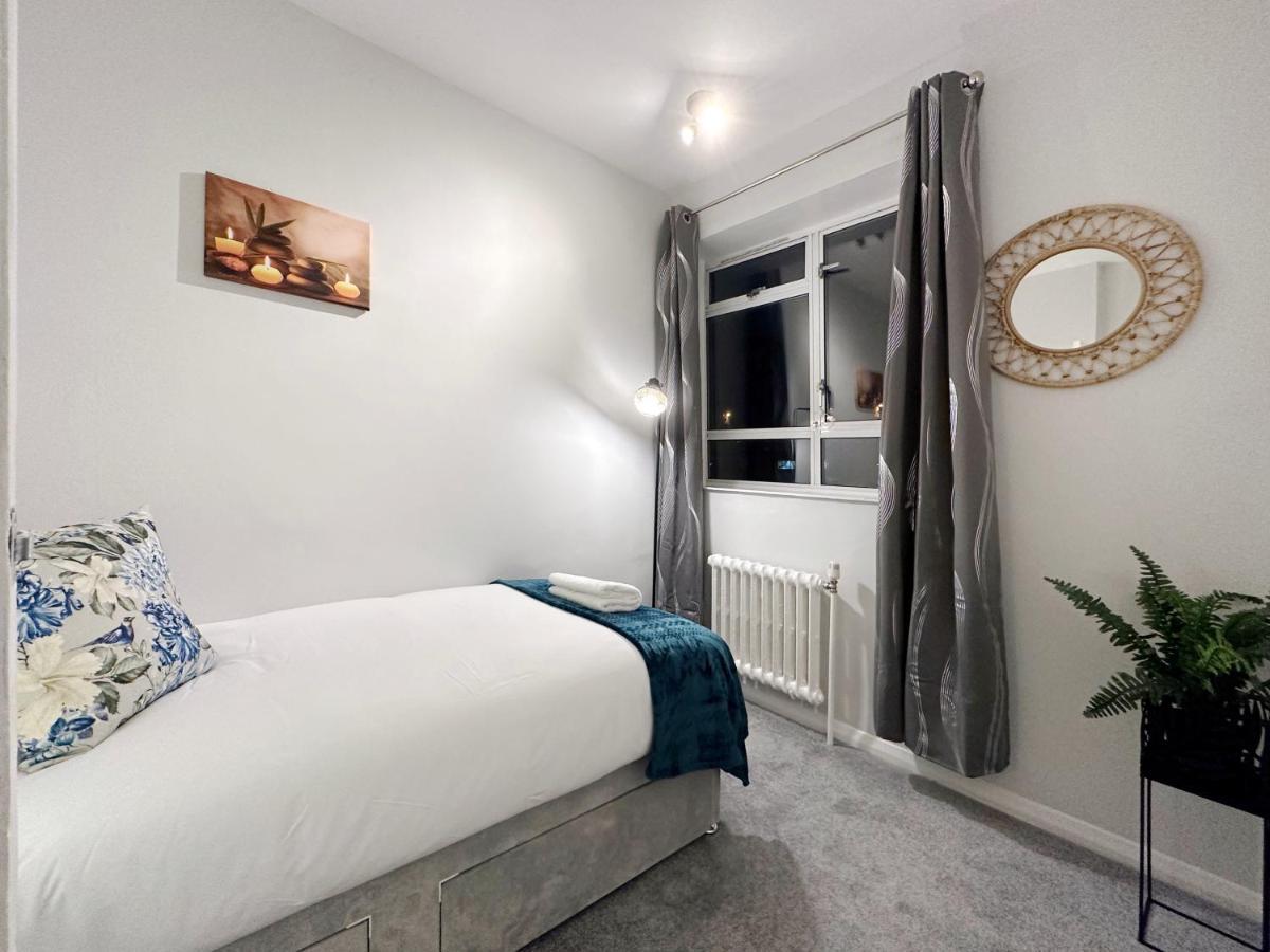 Zoey Place Near Thames River - 2 Double Beds, 1 Single Bed, Spacious, Ideal For Families London Exteriör bild