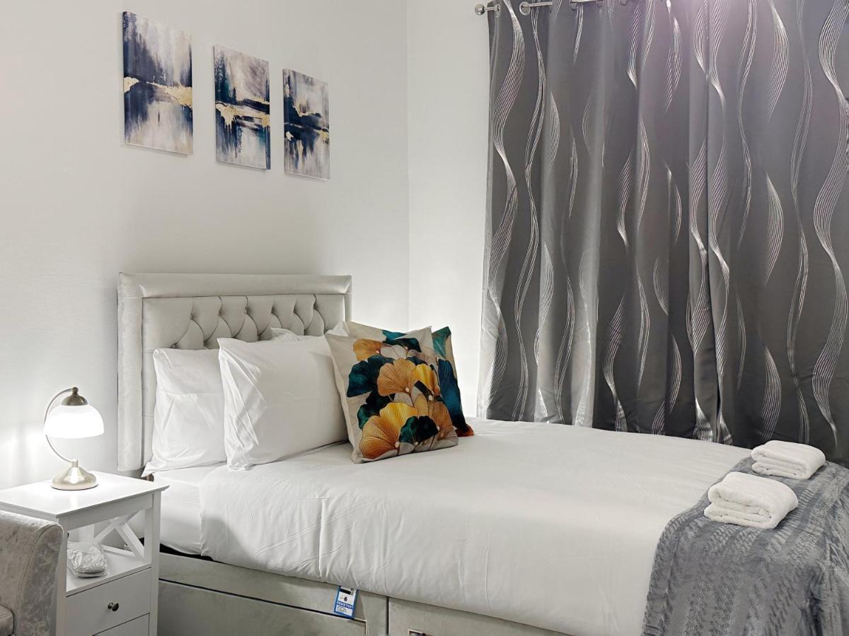 Zoey Place Near Thames River - 2 Double Beds, 1 Single Bed, Spacious, Ideal For Families London Exteriör bild