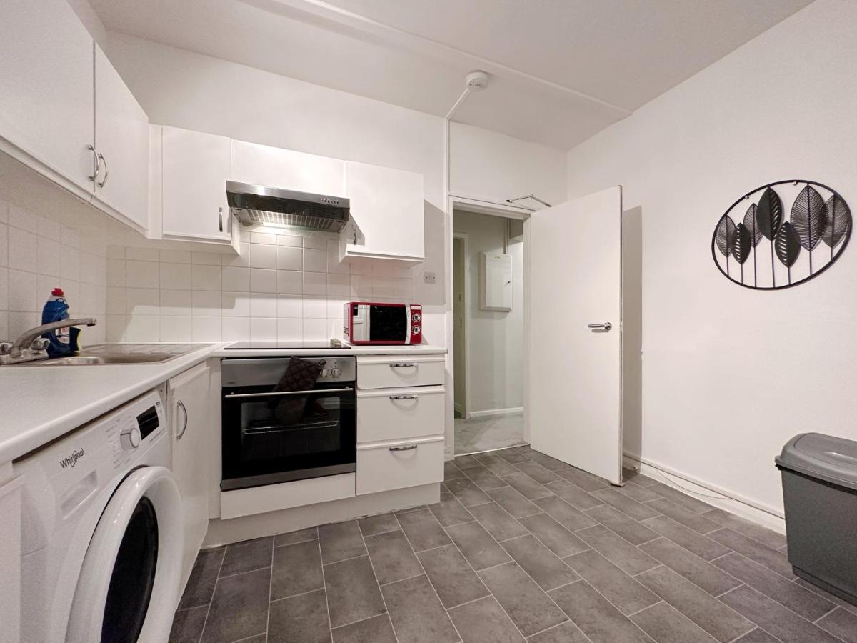 Zoey Place Near Thames River - 2 Double Beds, 1 Single Bed, Spacious, Ideal For Families London Exteriör bild