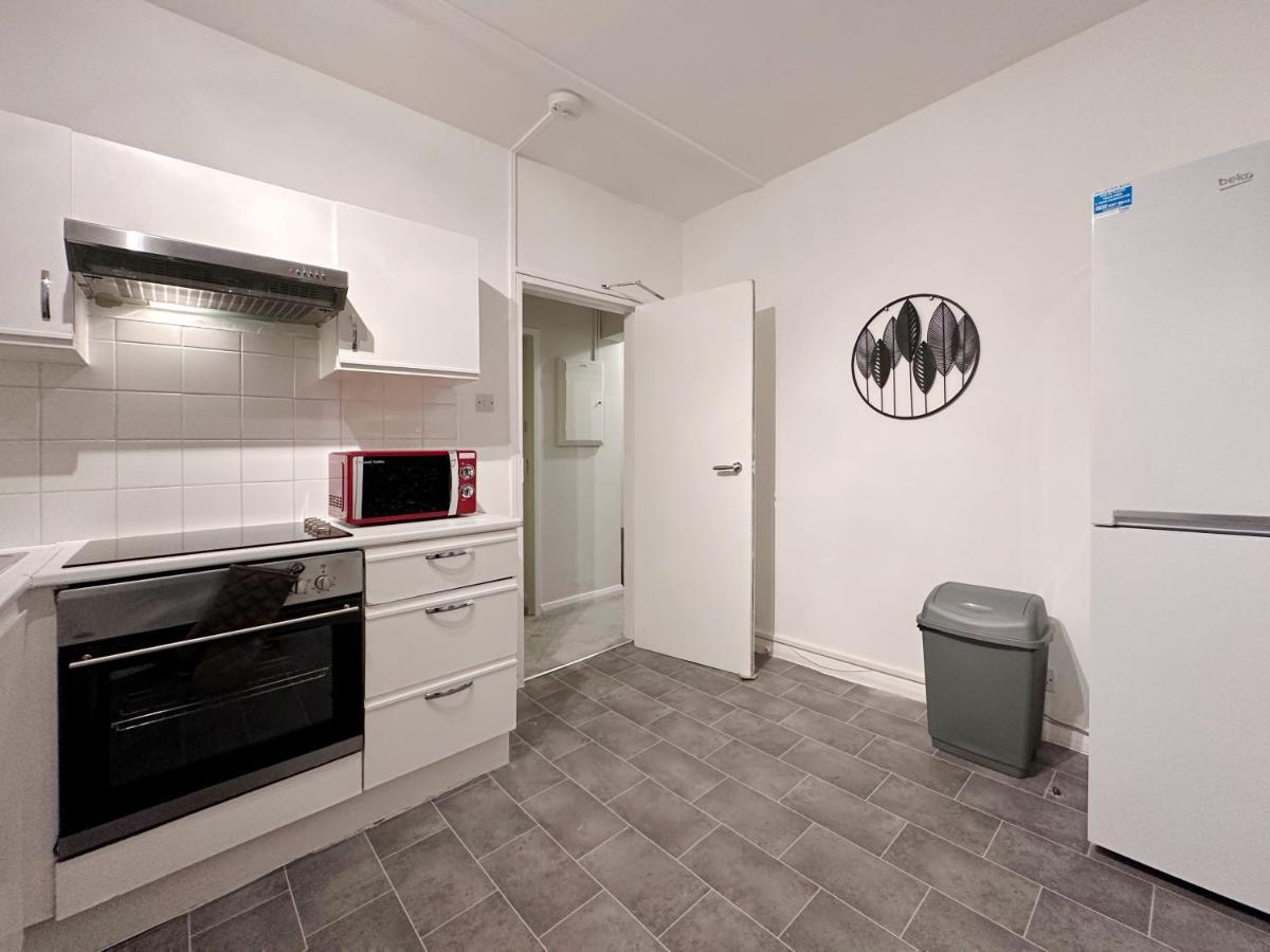 Zoey Place Near Thames River - 2 Double Beds, 1 Single Bed, Spacious, Ideal For Families London Exteriör bild