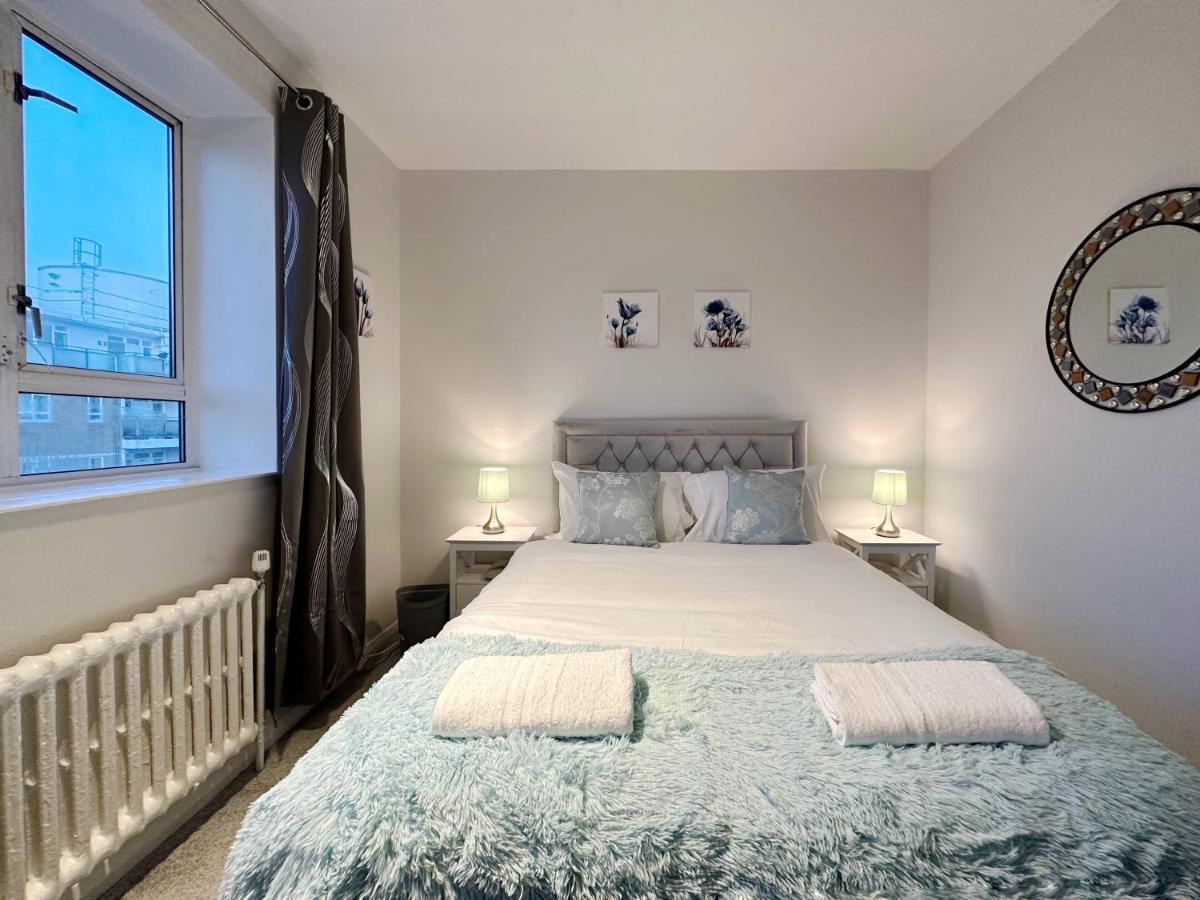 Zoey Place Near Thames River - 2 Double Beds, 1 Single Bed, Spacious, Ideal For Families London Exteriör bild